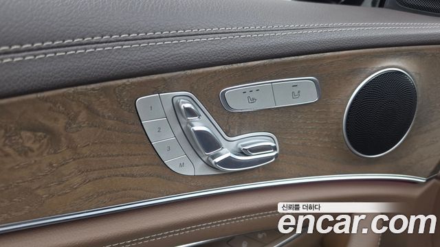 Mercedes-Benz E-Class 2018 — photo 30