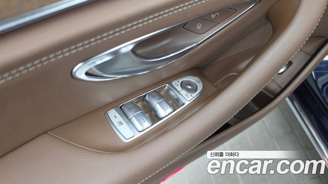 Mercedes-Benz E-Class 2018 — photo 34
