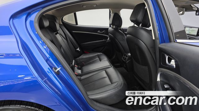 Genesis G70 2023 — photo 12