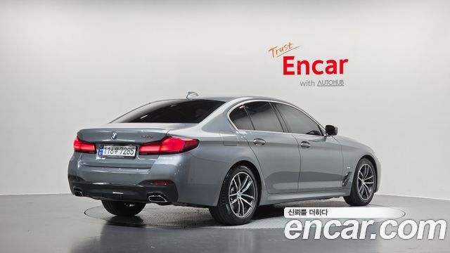 BMW 5-Series 2023 — photo 2