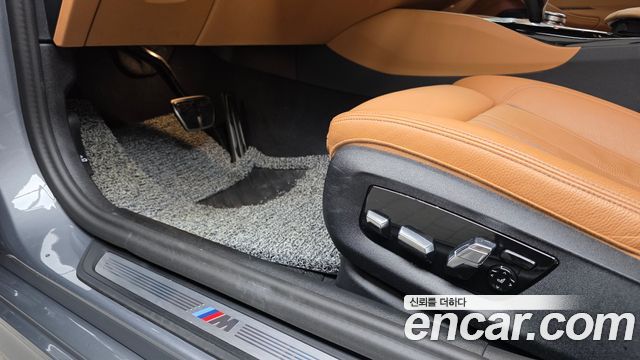 BMW 5-Series 2023 — photo 15