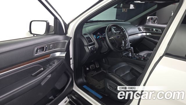 Ford Explorer 2018 — photo 13