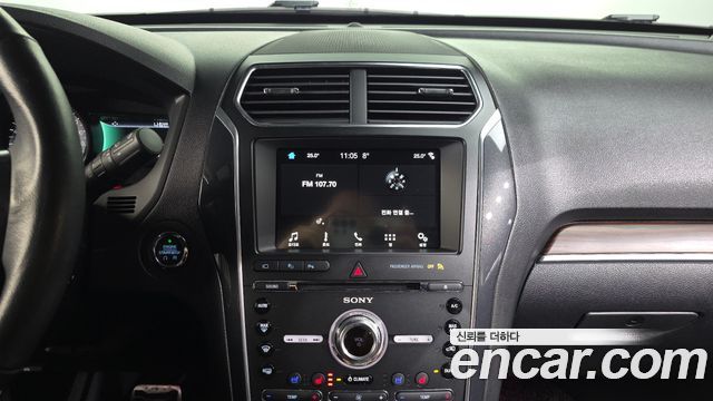 Ford Explorer 2018 — photo 20