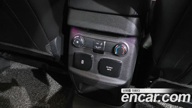 Ford Explorer 2018 — photo 24