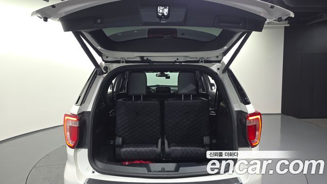 Ford Explorer 2018 — photo 26