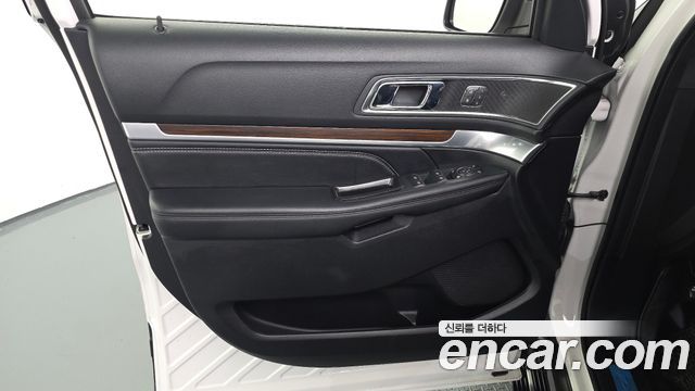 Ford Explorer 2018 — photo 14