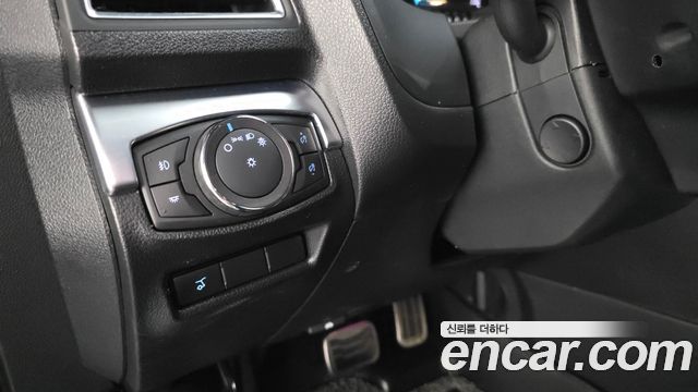 Ford Explorer 2018 — photo 28