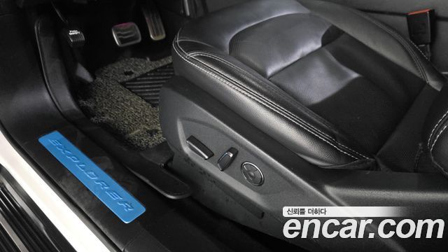 Ford Explorer 2018 — photo 33