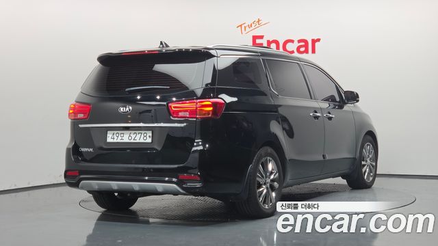 Kia Canival 2019 — photo 2