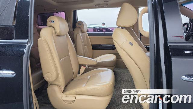 Kia Canival 2019 — photo 17