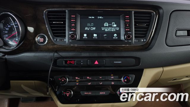 Kia Canival 2019 — photo 18
