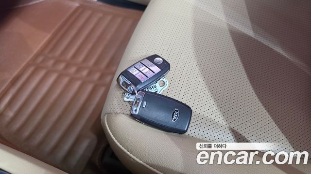 Kia Canival 2019 — photo 21