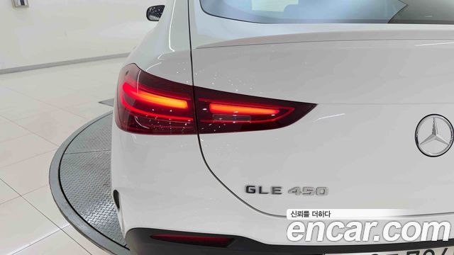 Mercedes-Benz GLE-Class 2026 — photo 11