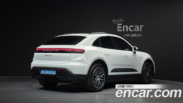Porsche Macan 2025 — photo 2