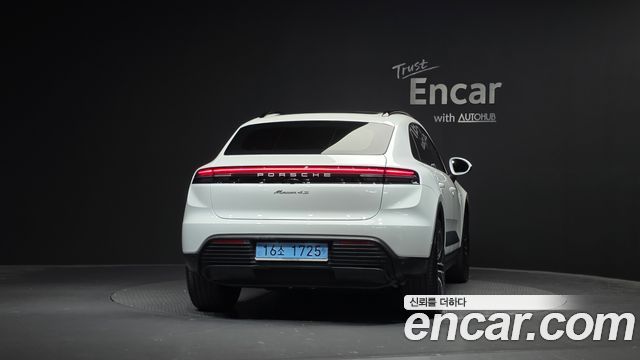 Porsche Macan 2025 — photo 4
