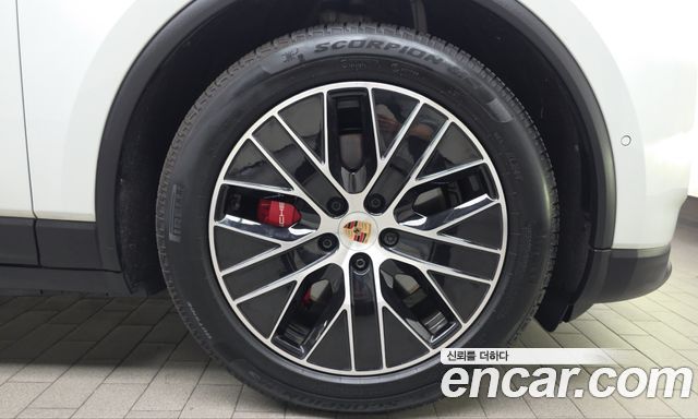Porsche Macan 2025 — photo 5
