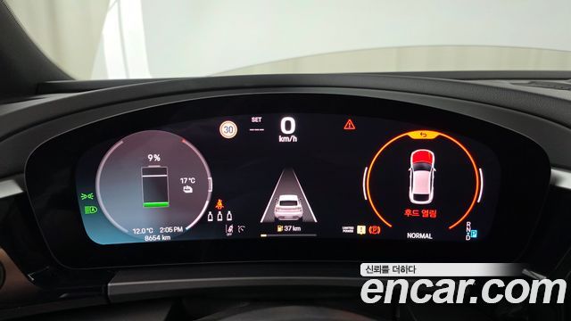Porsche Macan 2025 — photo 11