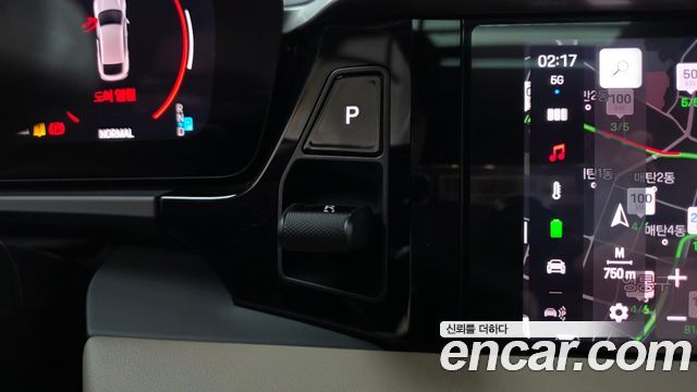 Porsche Macan 2025 — photo 12