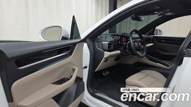 Porsche Macan 2025 — photo 13