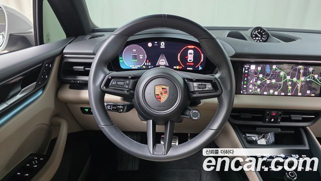 Porsche Macan 2025 — photo 18