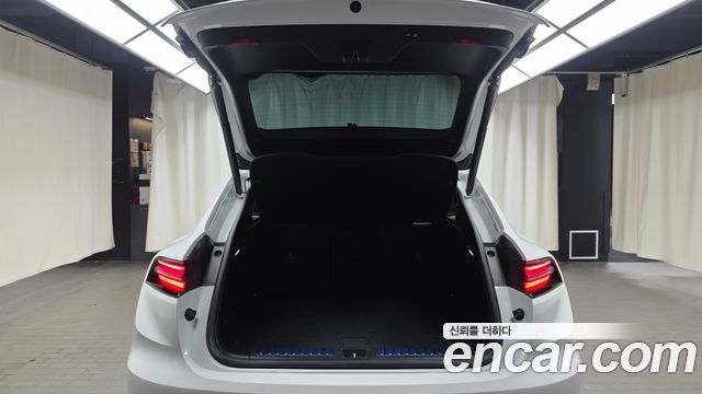 Porsche Macan 2025 — photo 21