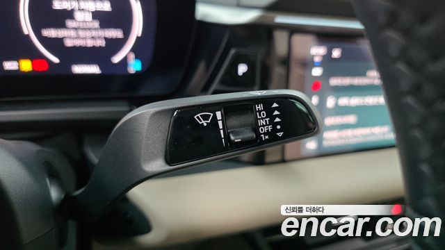 Porsche Macan 2025 — photo 26