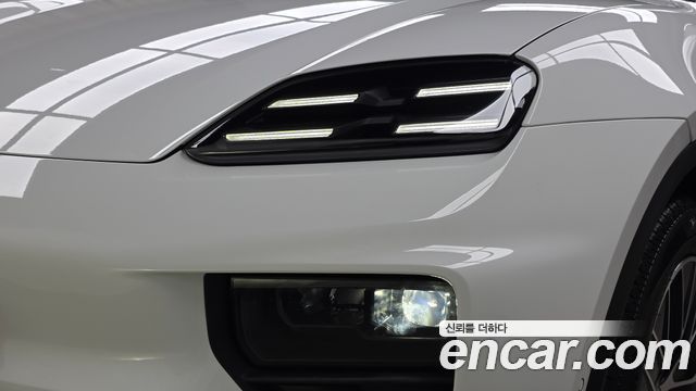 Porsche Macan 2025 — photo 8