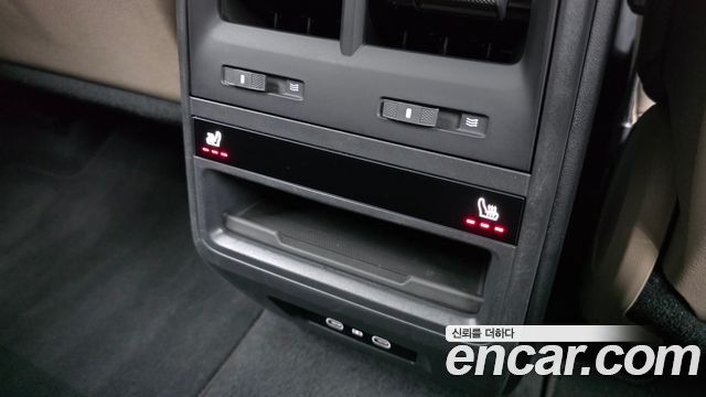 Porsche Macan 2025 — photo 29