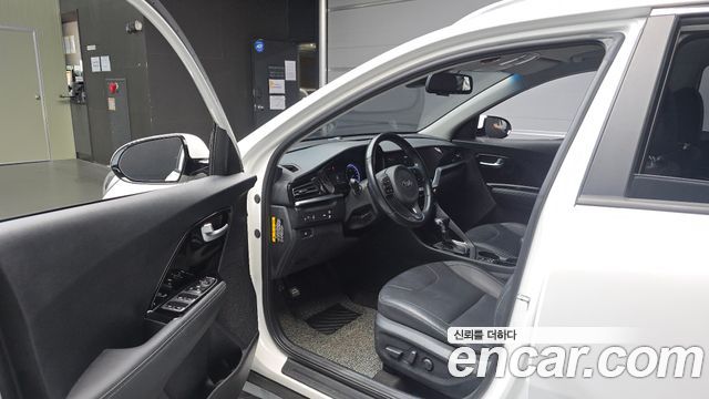 Kia Niro 2020 — photo 13