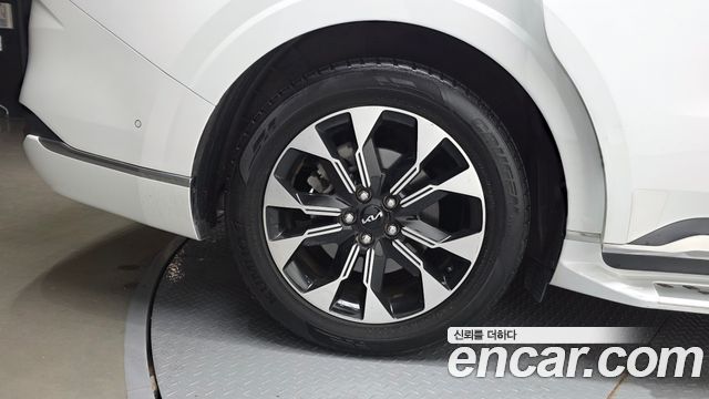 Kia Canival 2023 — photo 5