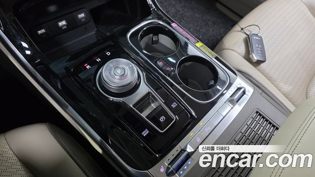 Kia Canival 2023 — photo 12