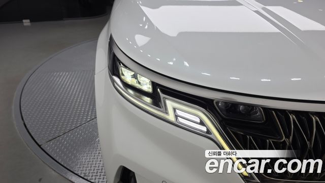 Kia Canival 2023 — photo 8