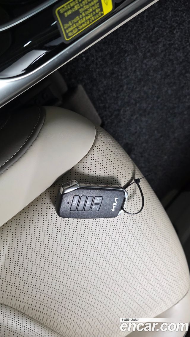 Kia Canival 2023 — photo 28