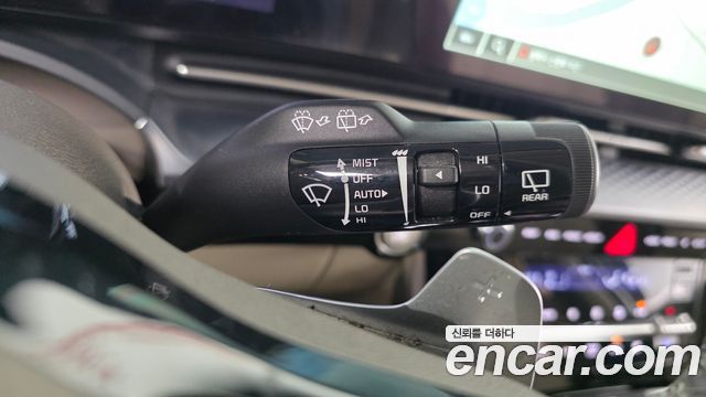 Kia Canival 2023 — photo 38