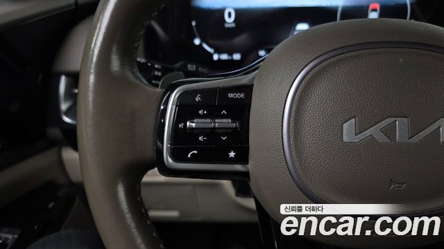 Kia Canival 2023 — photo 39