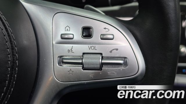 Mercedes-Benz S-Class 2019 — photo 24