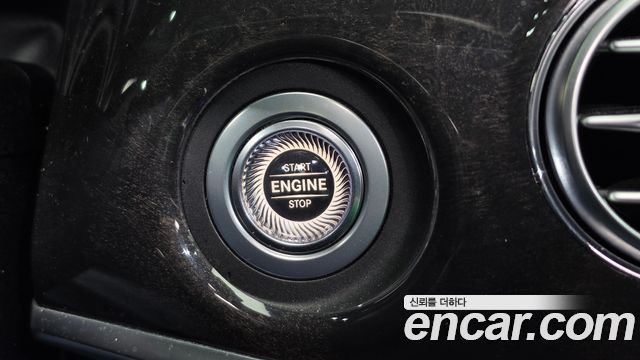 Mercedes-Benz S-Class 2019 — photo 29
