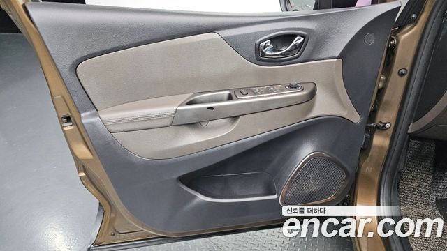 Renault Korea QM3 2016 — photo 14