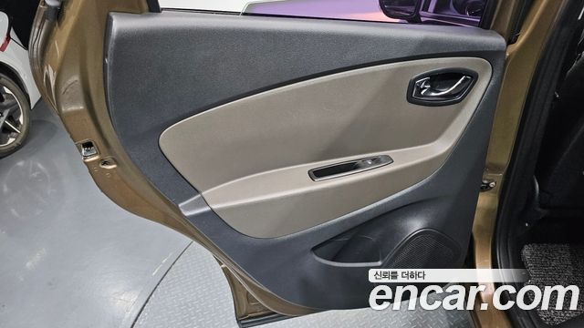 Renault Korea QM3 2016 — photo 15