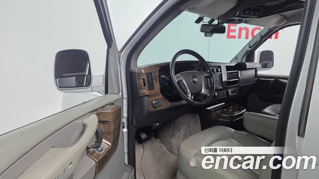 Chevrolet Express Van 2015 — photo 10