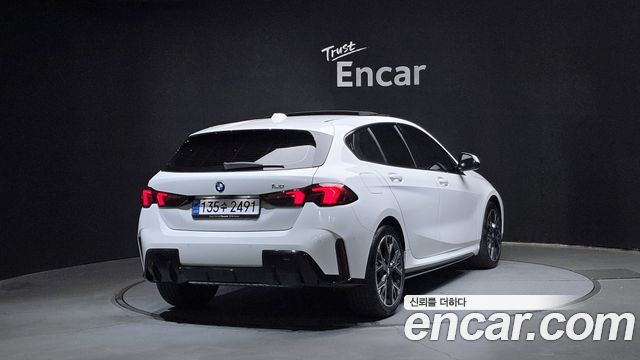 BMW 1-Series 2026 — photo 2