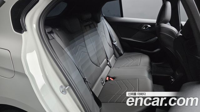 BMW 1-Series 2026 — photo 17