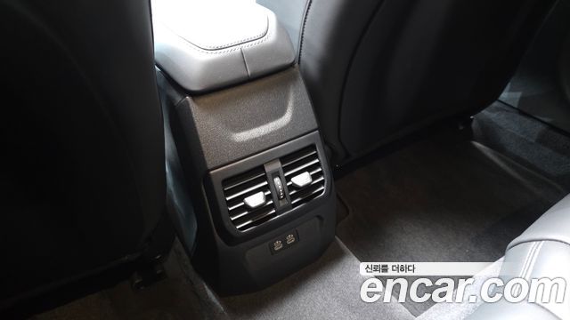 BMW 1-Series 2026 — photo 25