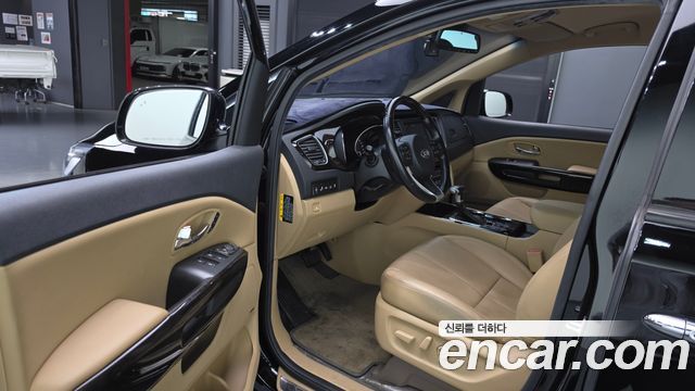 Kia Canival 2019 — photo 10