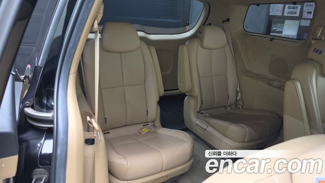 Kia Canival 2019 — photo 17