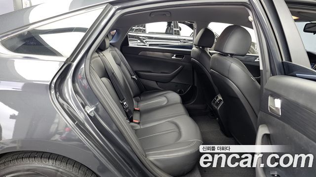 Hyundai Sonata 2018 — photo 18