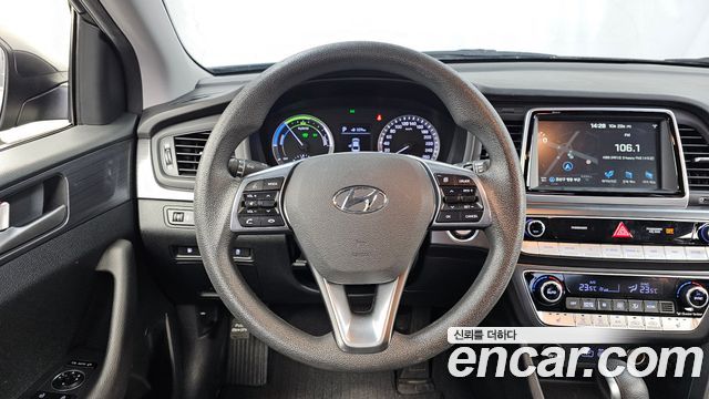 Hyundai Sonata 2018 — photo 19