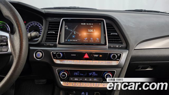 Hyundai Sonata 2018 — photo 20