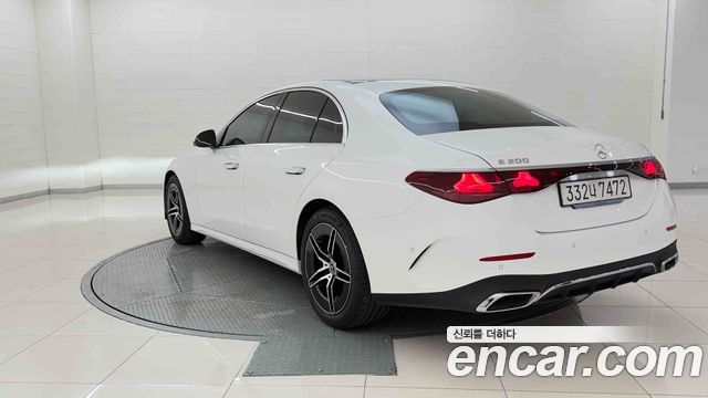 Mercedes-Benz E-Class 2026 — photo 3