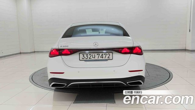 Mercedes-Benz E-Class 2026 — photo 4